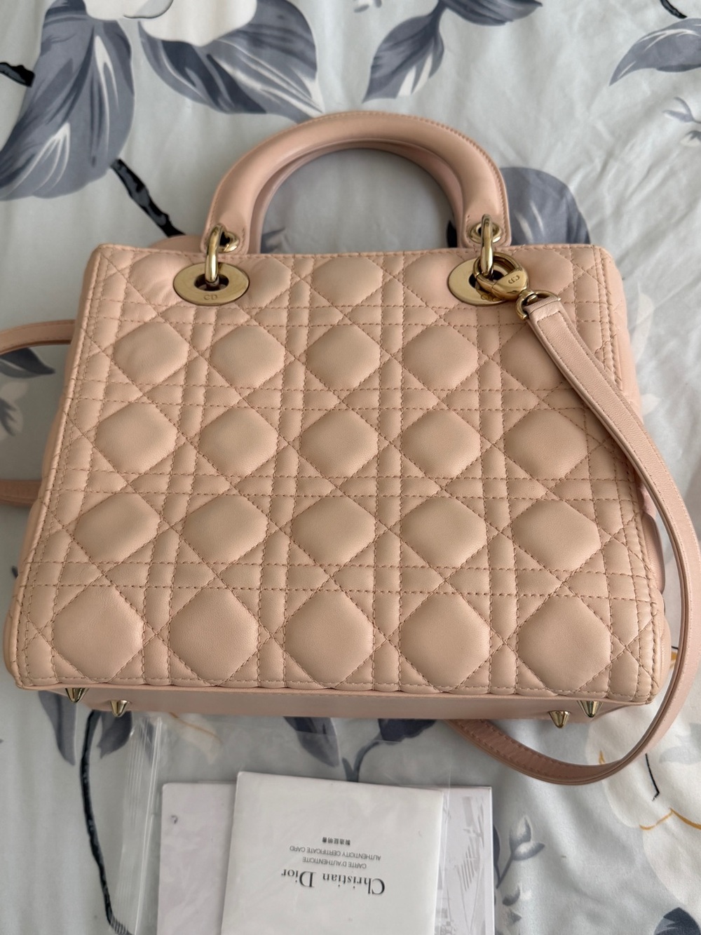Lady Dior medium Quilted Satchel in Blush Pink with Gold Hardware. Sale price ! - Picture 3 of 13